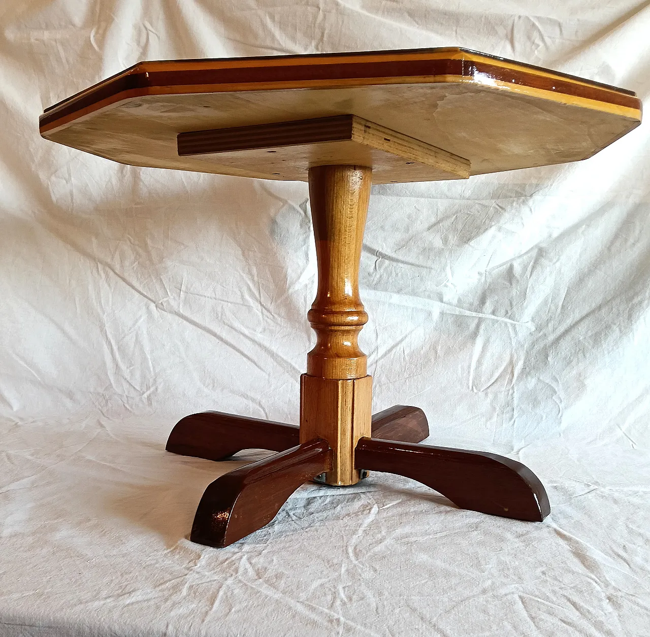 Tavolino di servizio con top ottagonale, anni '60 7