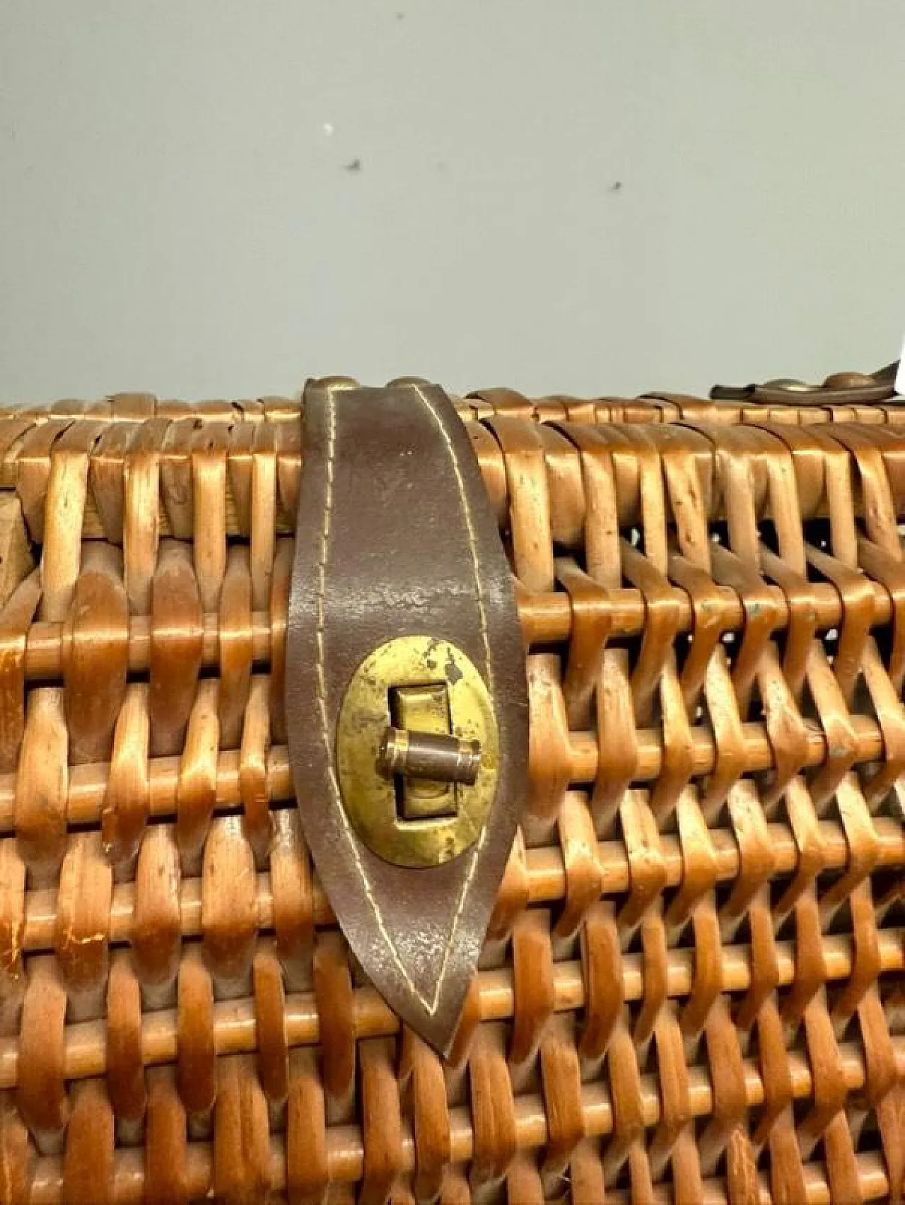 Old suitcase wicker, 50s 5