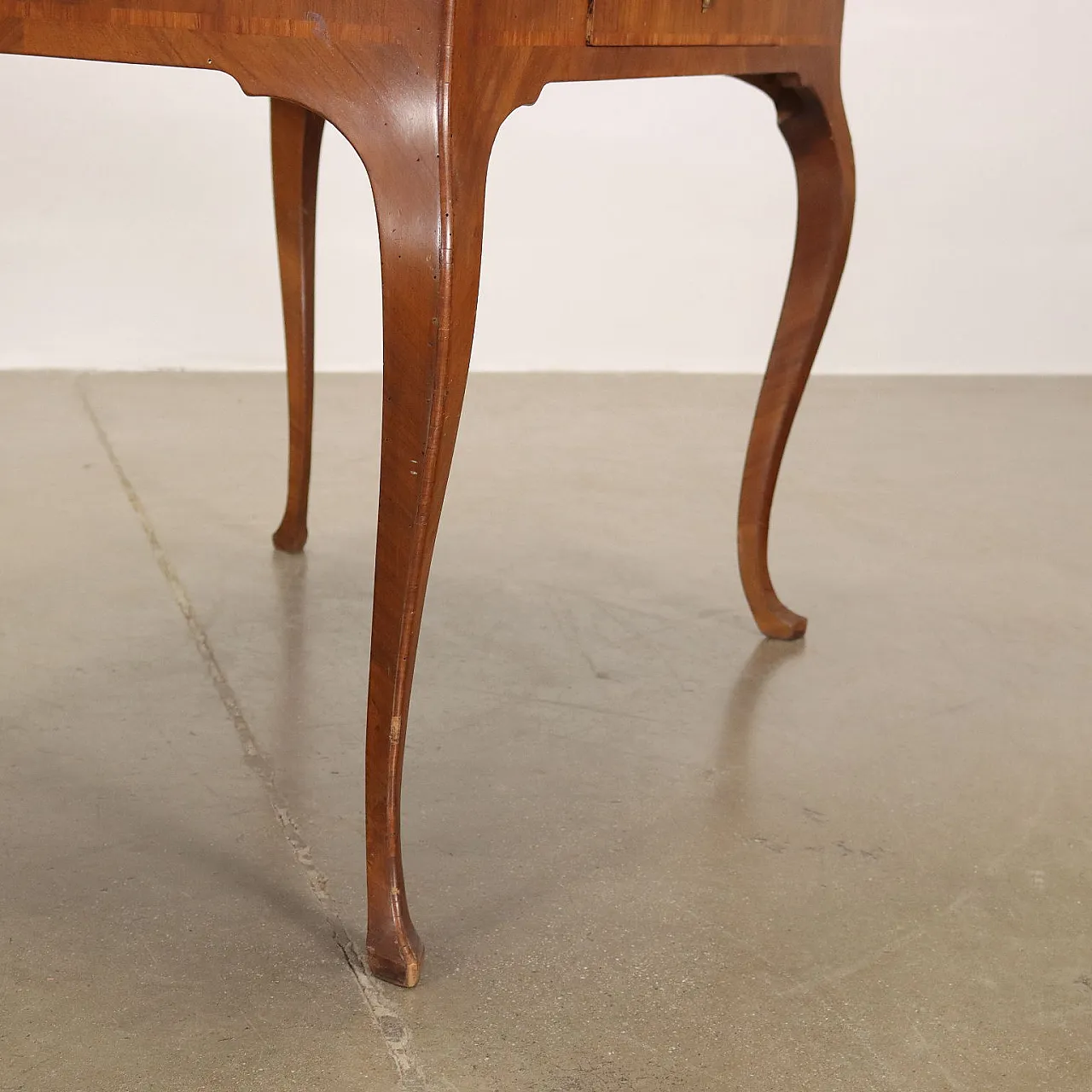 Scrivania in legno con cassetto e gambe mosse, '700 8