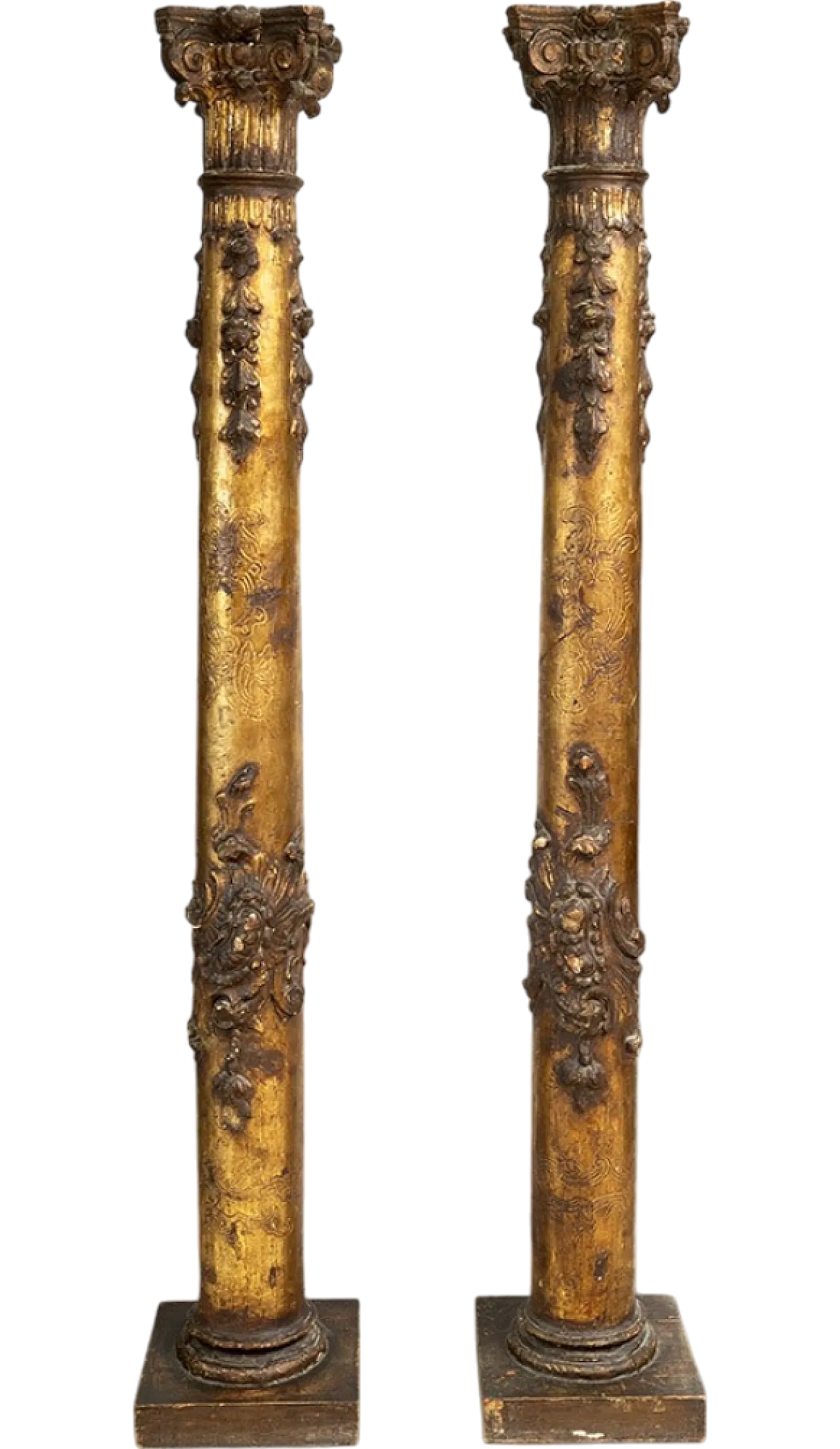 Pair of columns in golden and carved wood, early 18th century 6