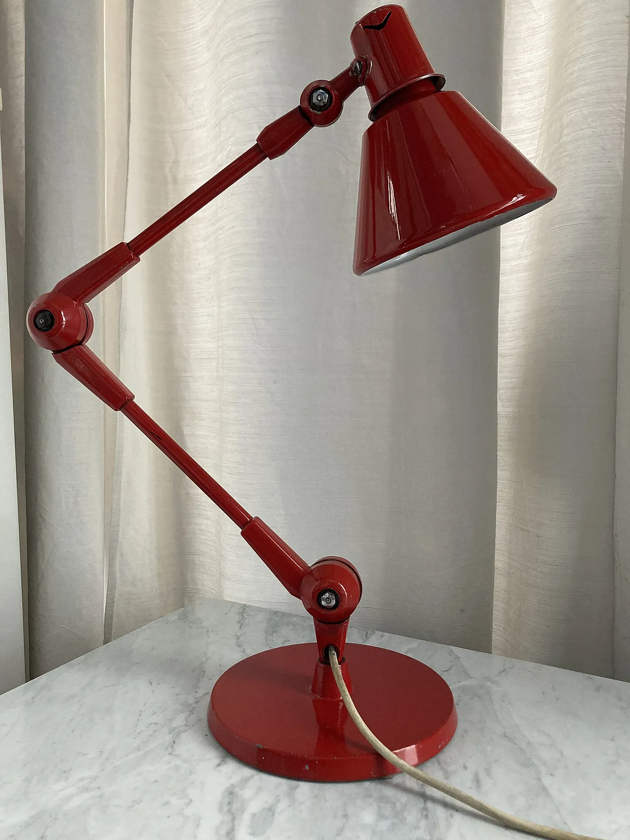 Lampada da scrivania rossa, anni '70 1