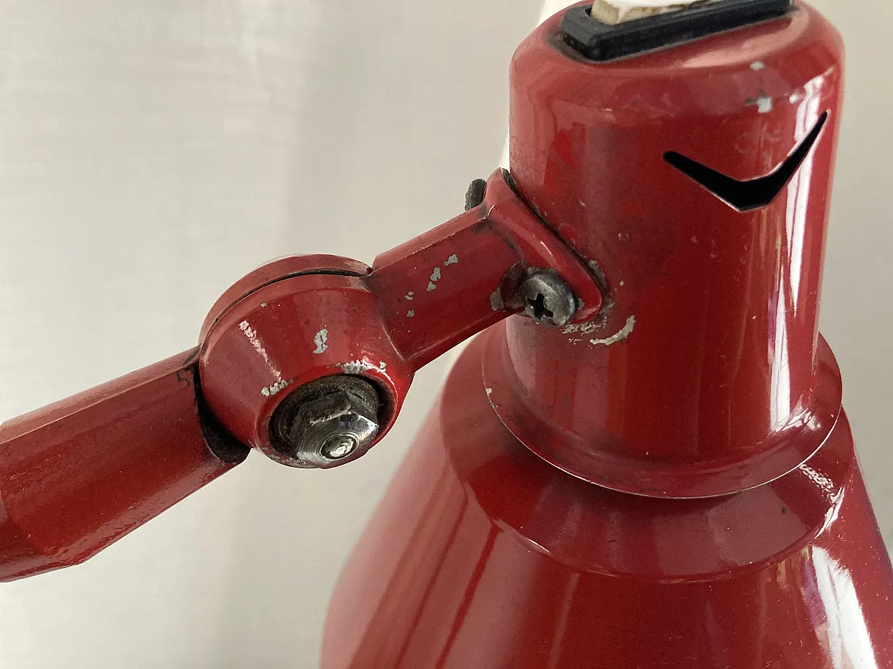 Lampada da scrivania rossa, anni '70 3