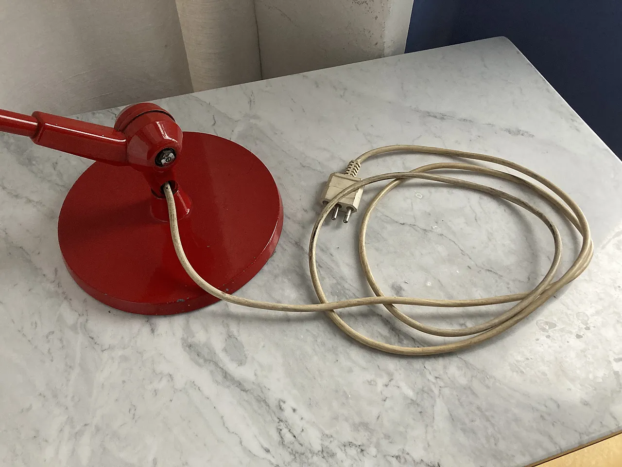 Lampada da scrivania rossa, anni '70 6