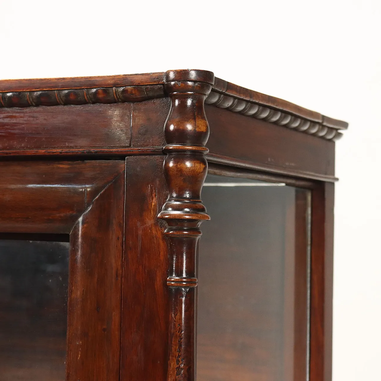 Louis Philippe walnut display case, second quarter 19th century 4