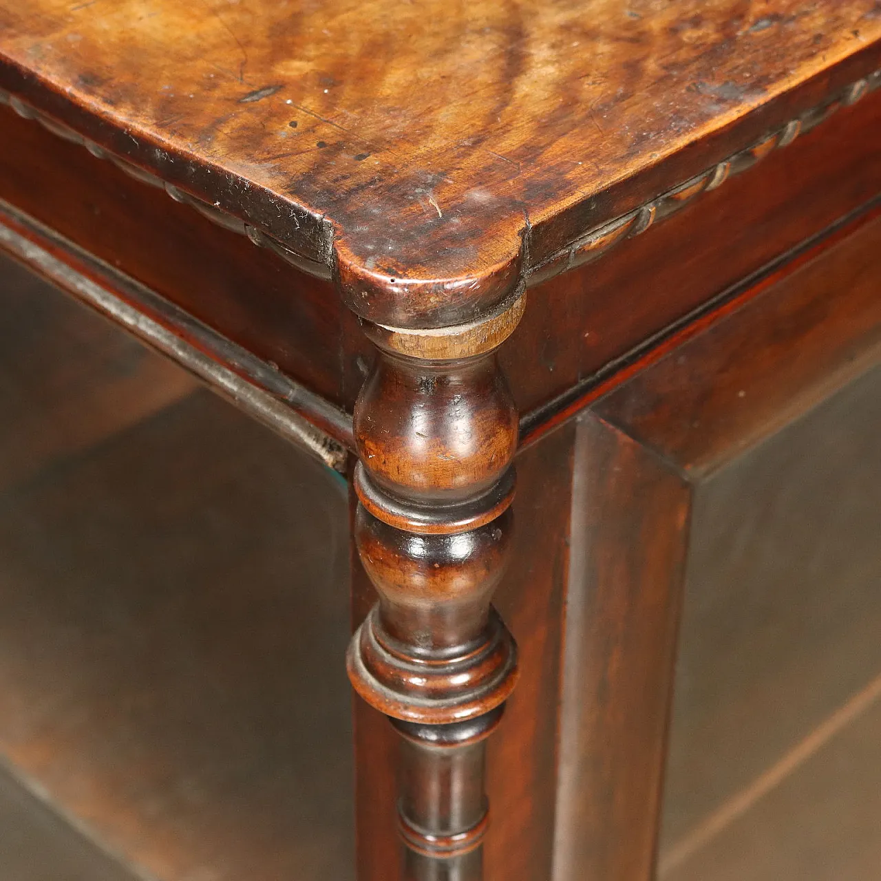 Louis Philippe walnut display case, second quarter 19th century 5