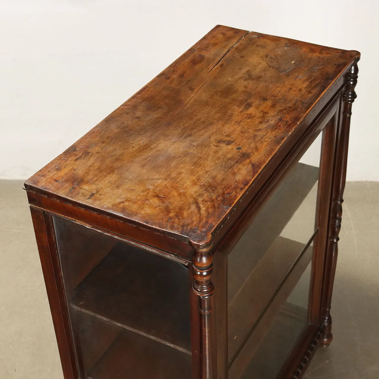 Louis Philippe walnut display case, second quarter 19th century 8
