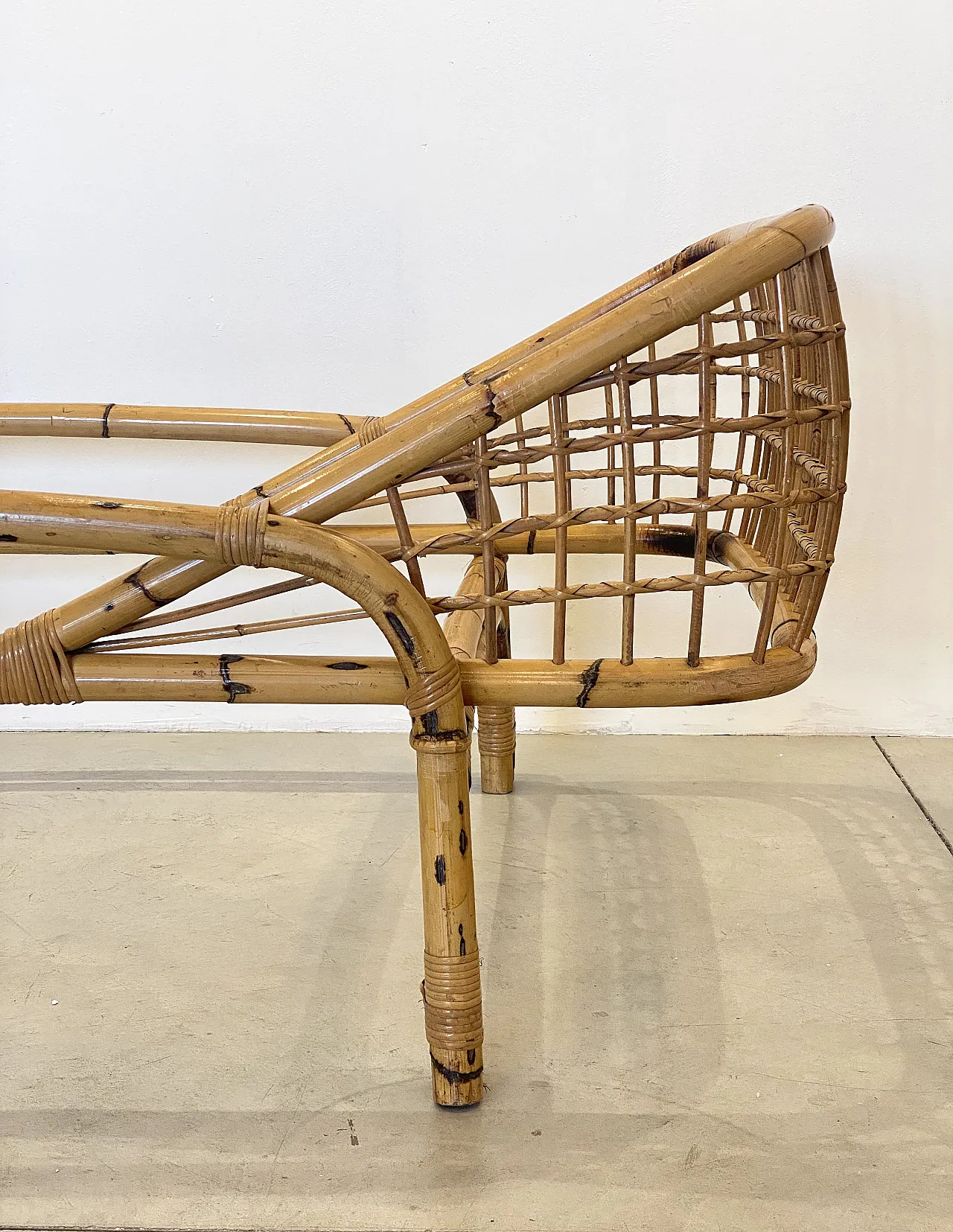 Pair of beds in rush and bamboo, 70s 14