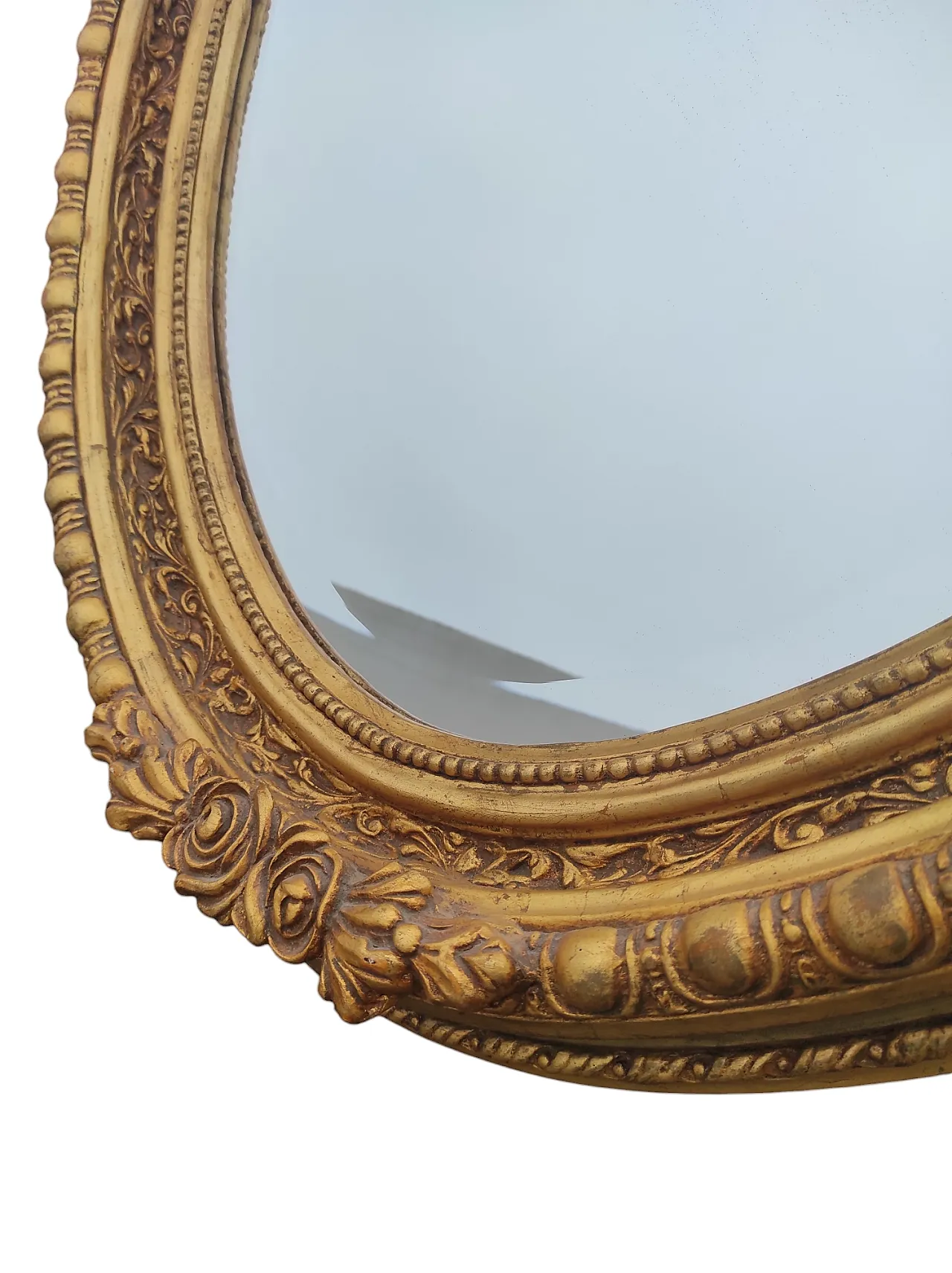 Coppia di specchi ovali Luigi XVI in legno dorato, anni '60 5