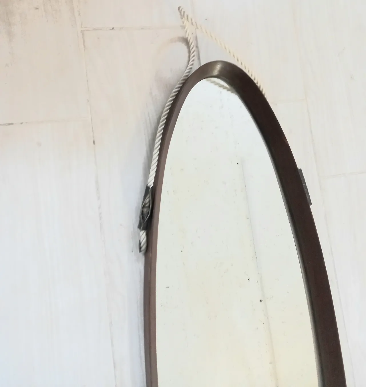 Specchio da parete ovale in palissandro, anni '60 4