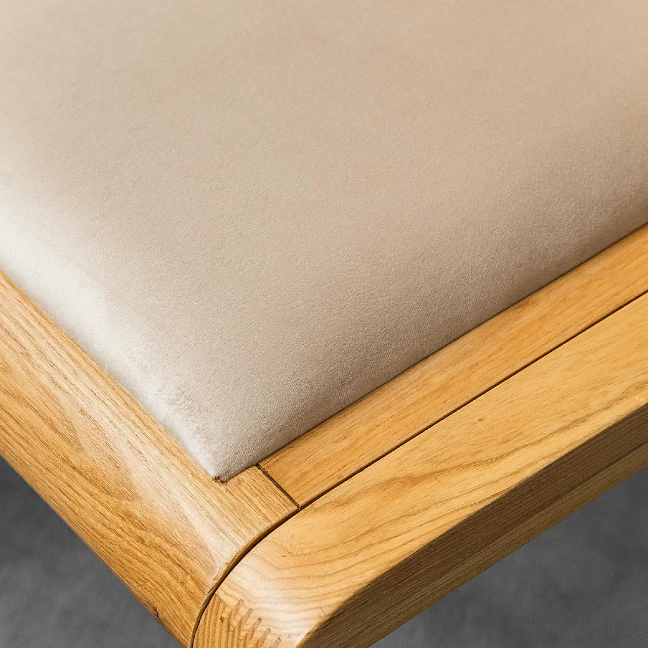 Set 4 wooden chairs, Vienna and velvet straw, 70s 12