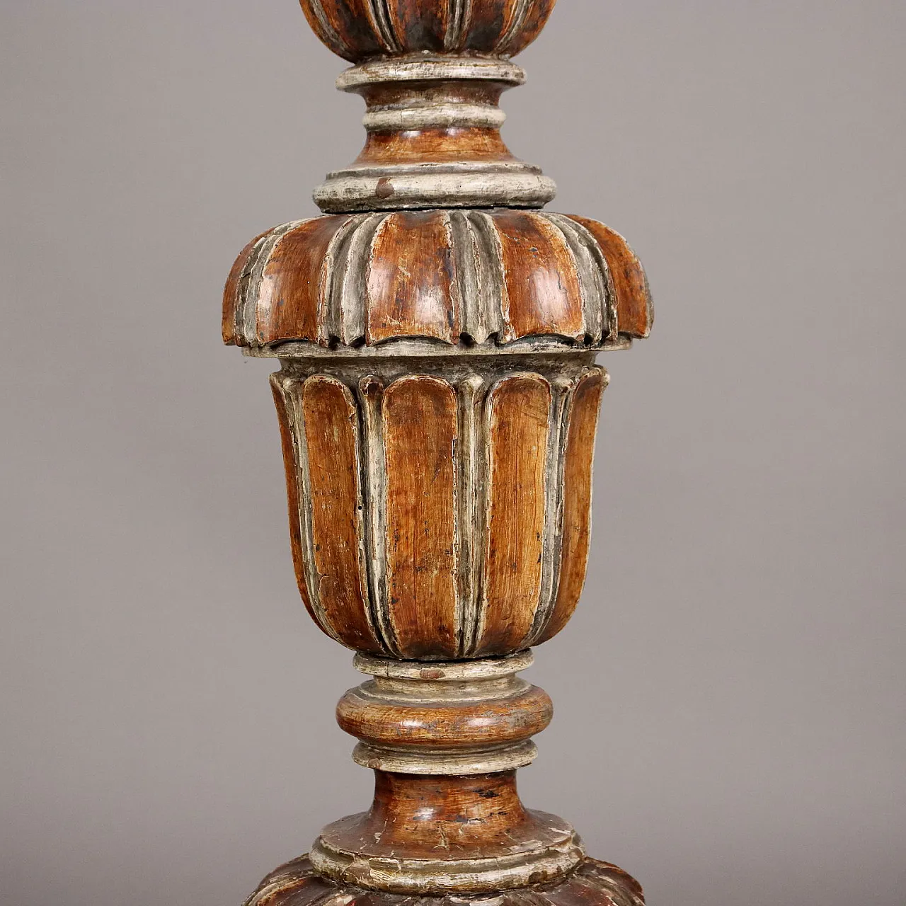 Lacquered and carved wooden floor lamp, 19th century 5