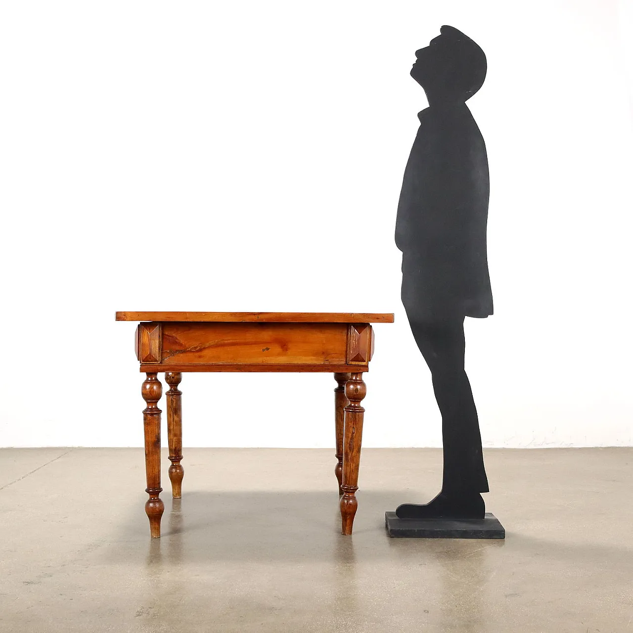 Tavolo in ciliegio a cassetti, '900 2