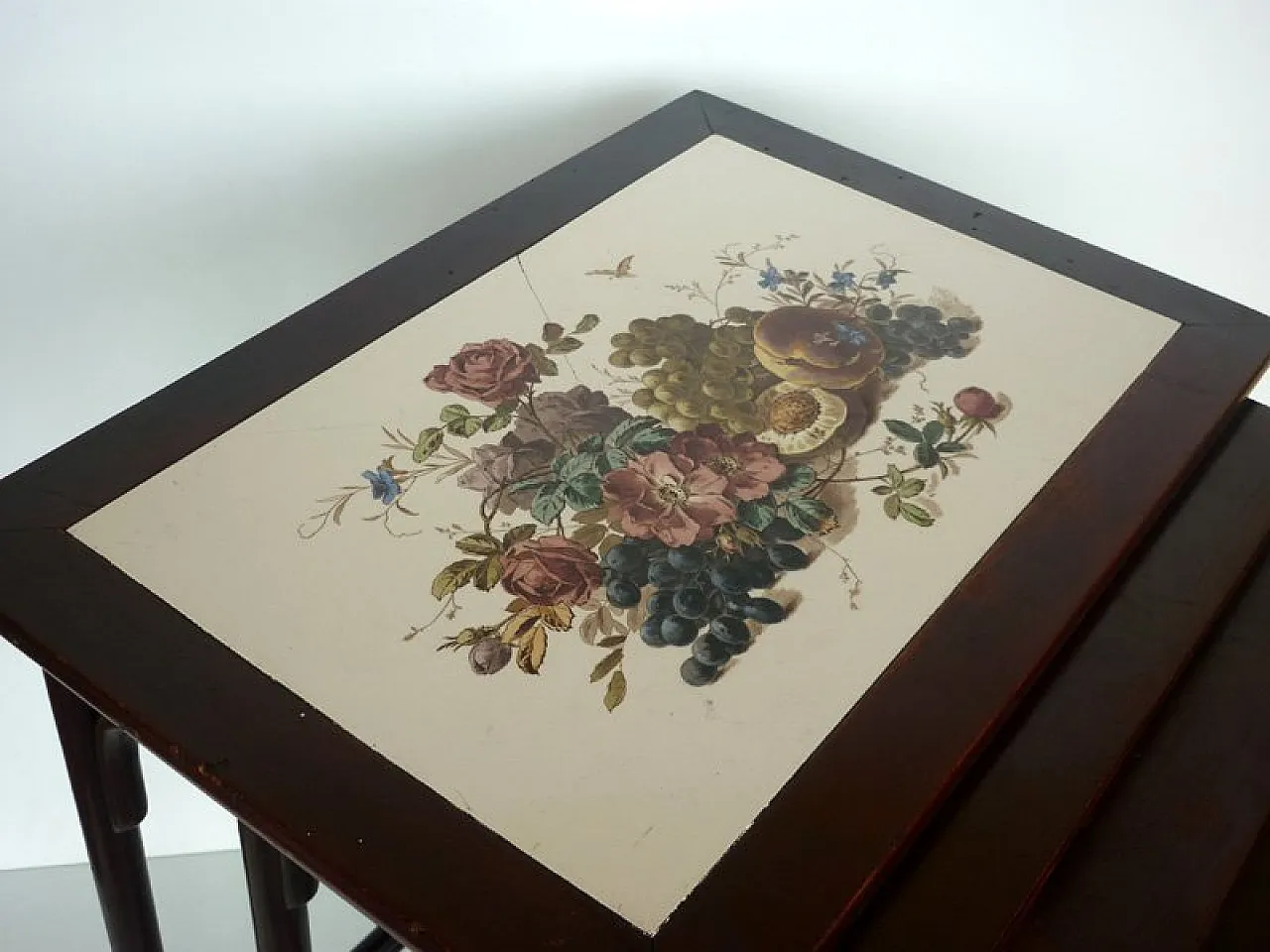 4 Tavolini impilabili Art Nouveau di Thonet, inizio '900 4