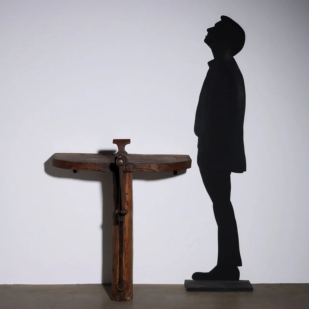 Consolle in quercia con morsa in ferro battuto, '900 2