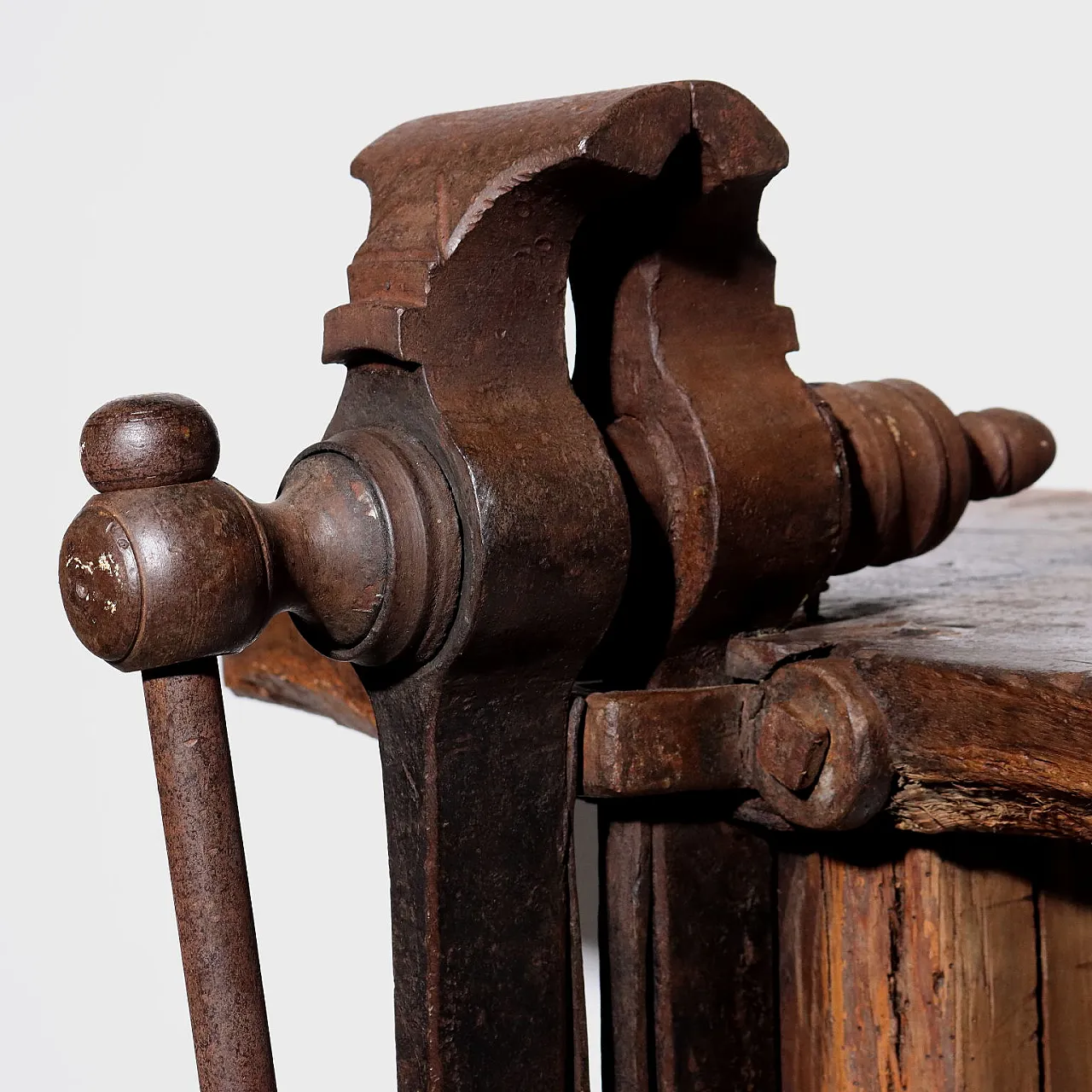 Consolle in quercia con morsa in ferro battuto, '900 5