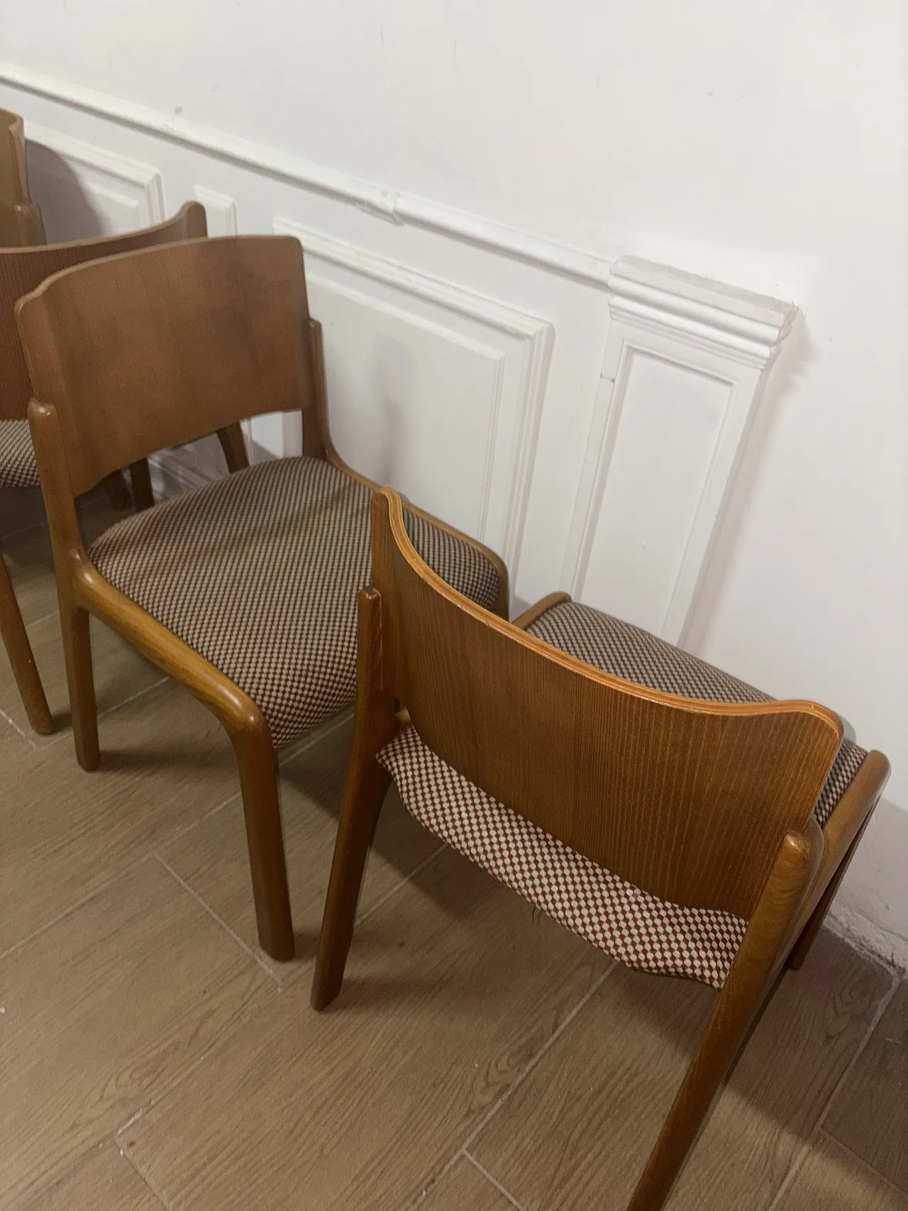 Sedie in legno anni 60 11