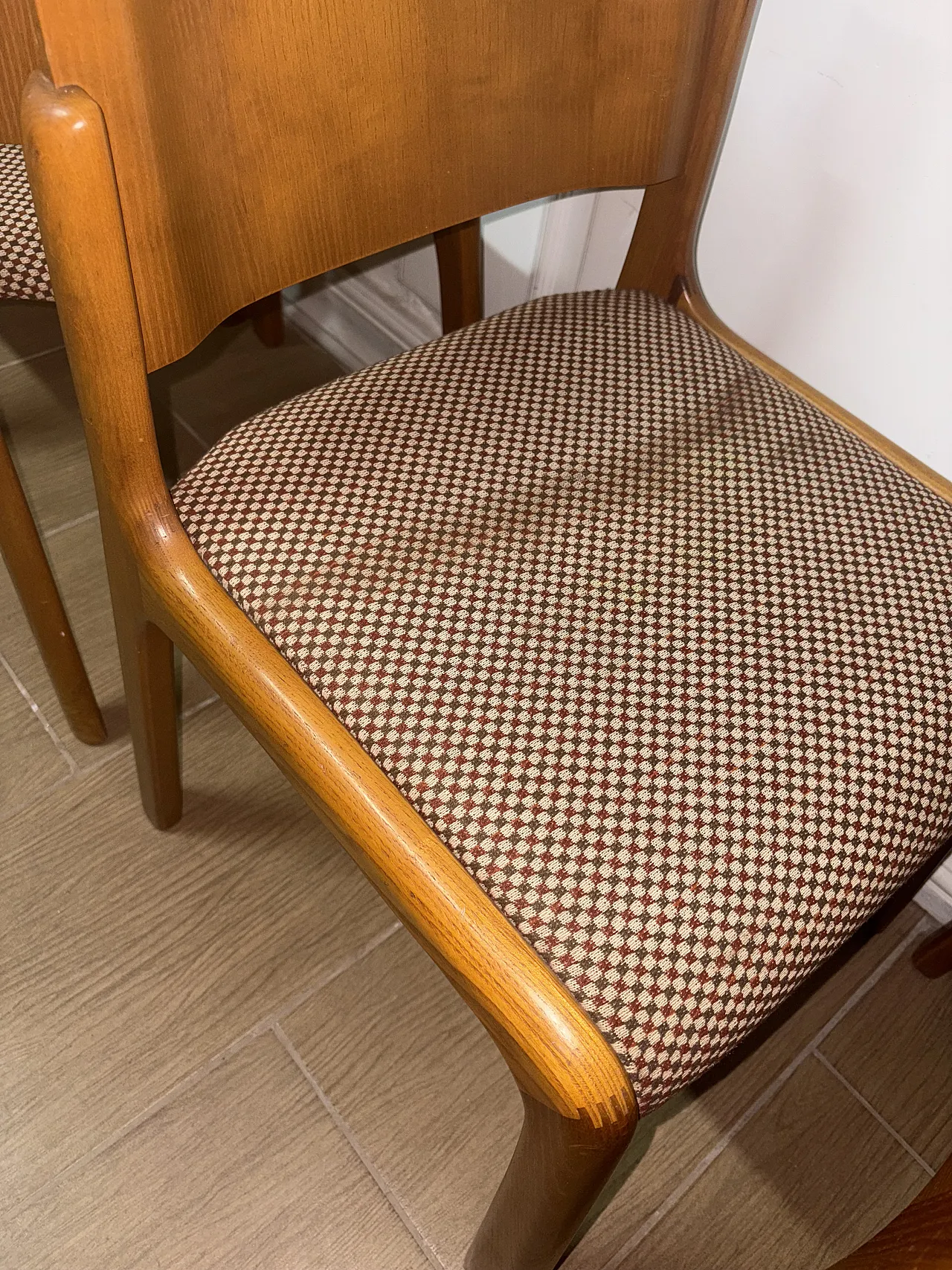 Sedie in legno anni 60 12