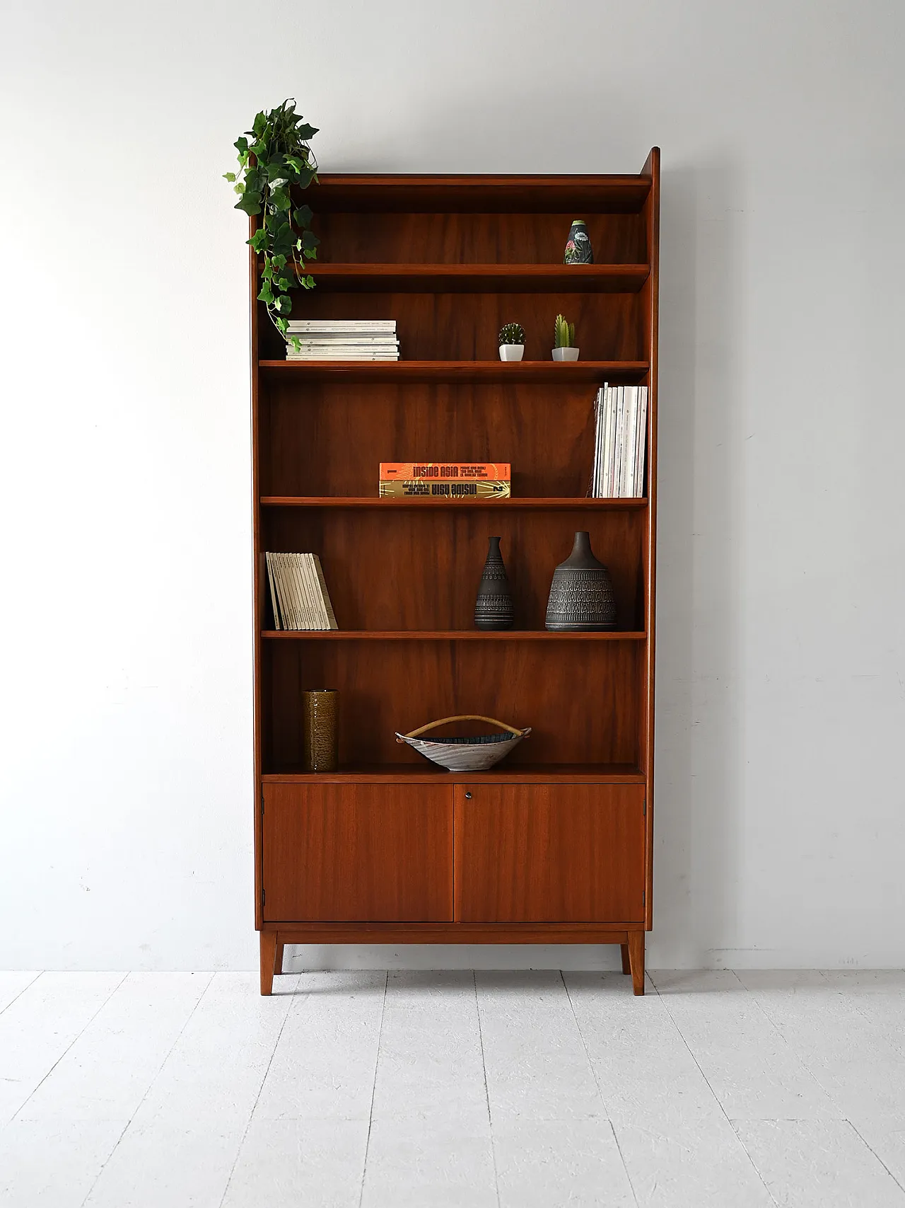 Libreria scandinava a parete in teak, fine anni '50 1