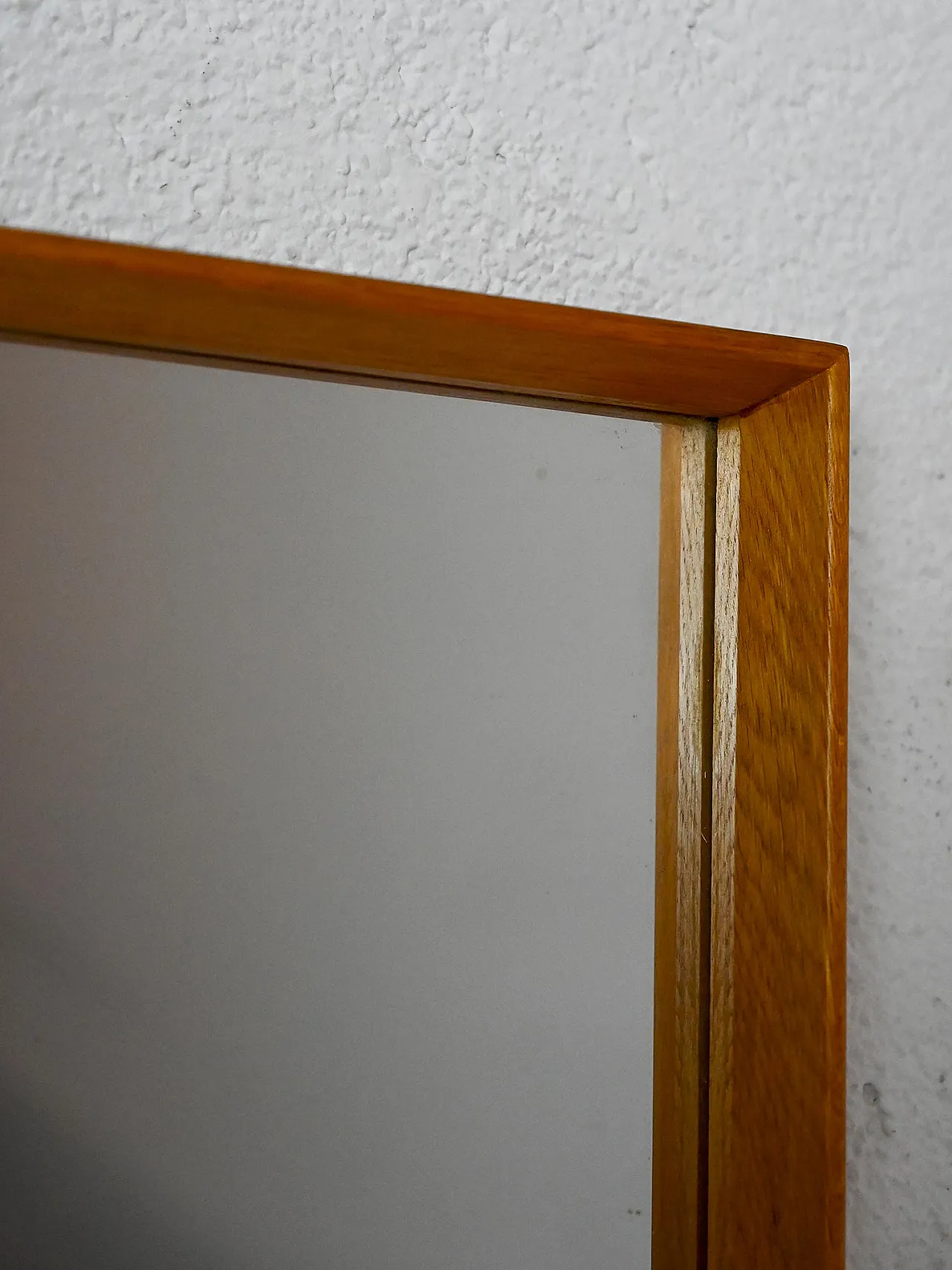 Specchio scandinavo con cornice in legno, anni '60 2