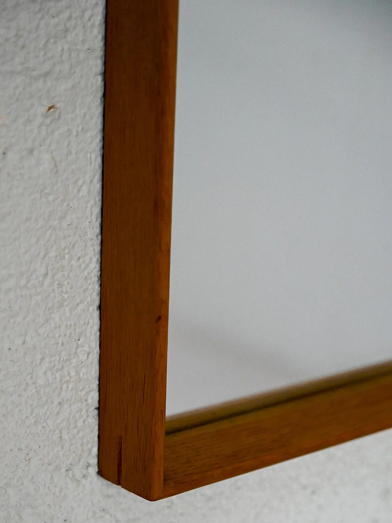 Specchio scandinavo con cornice in legno, anni '60 4