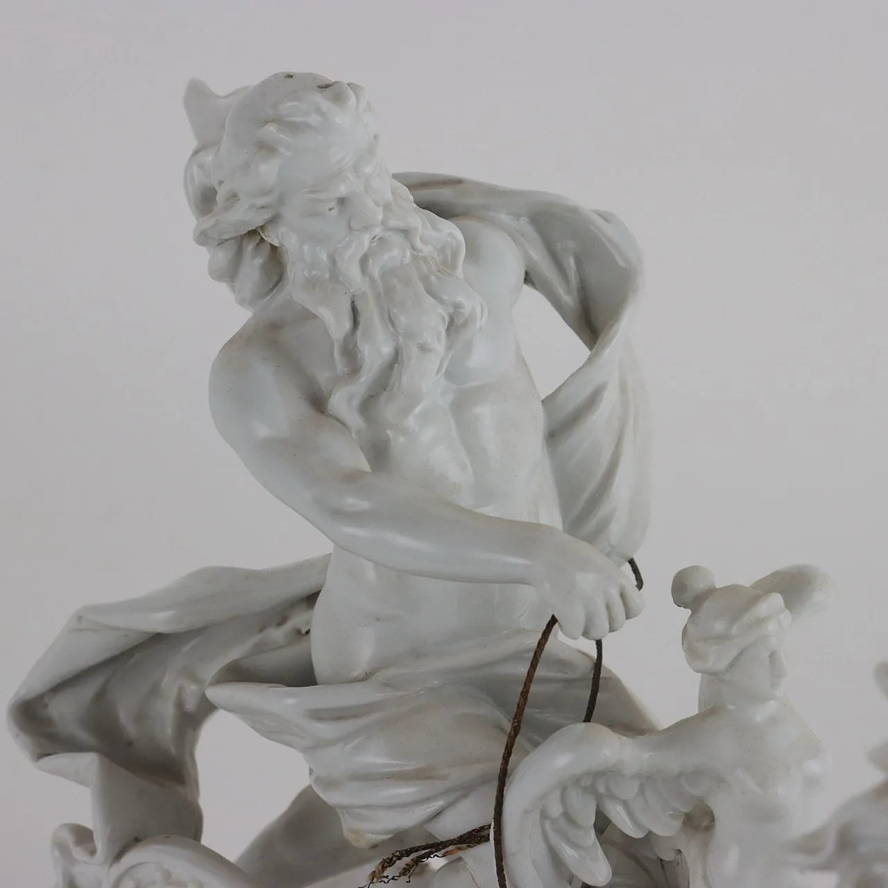 Figura mitologica su biga in porcellana di Manifattura Ginori di Doccia, metà '800 3