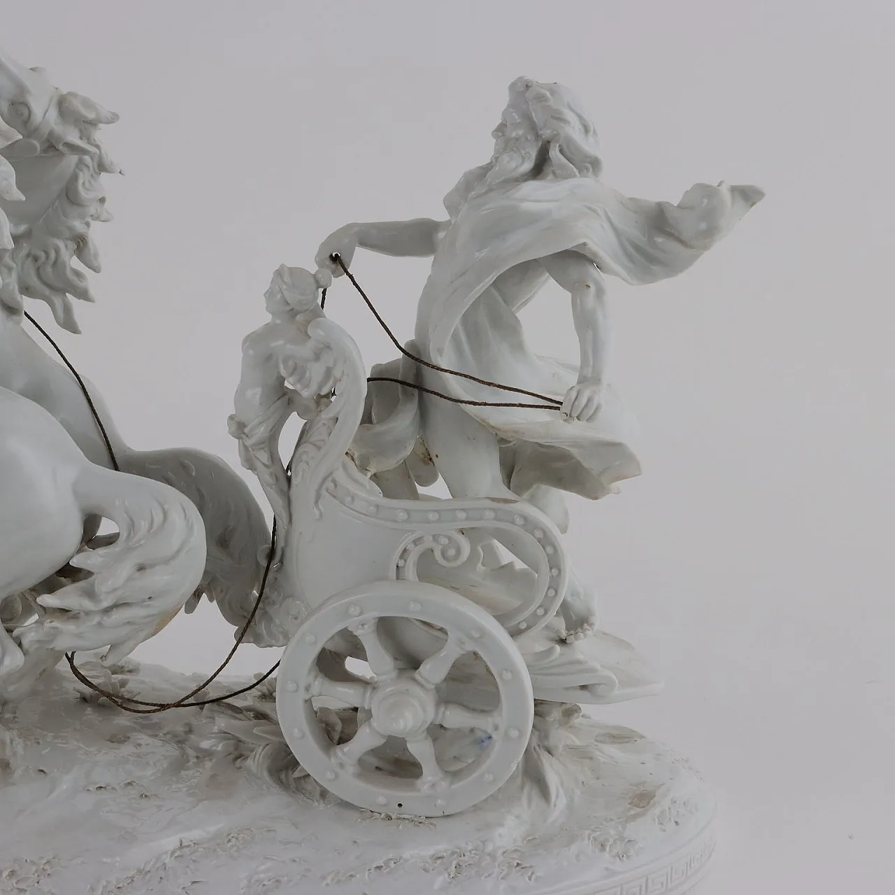 Figura mitologica su biga in porcellana di Manifattura Ginori di Doccia, metà '800 8