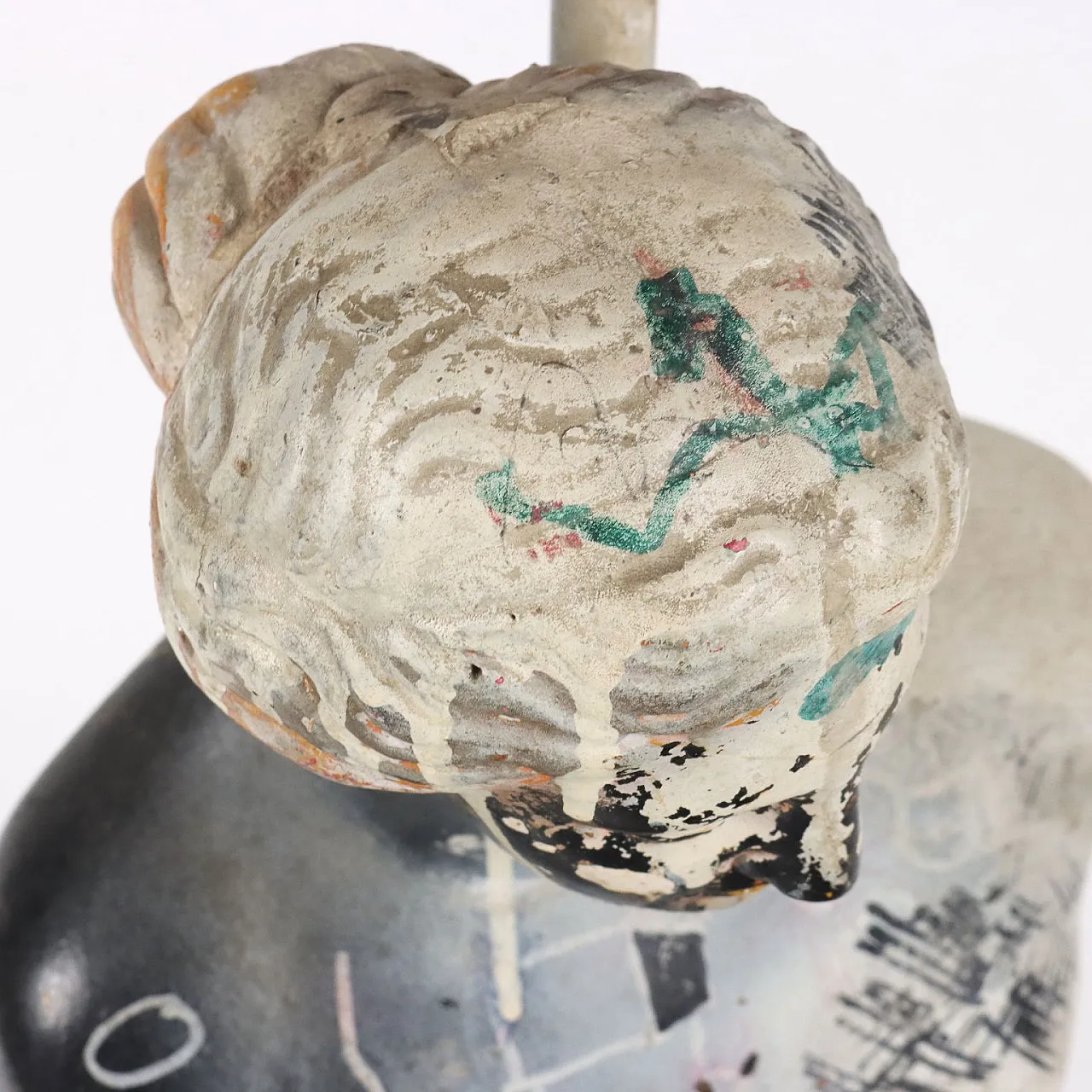 Venus de Milo-shaped column in Pop Art style 5