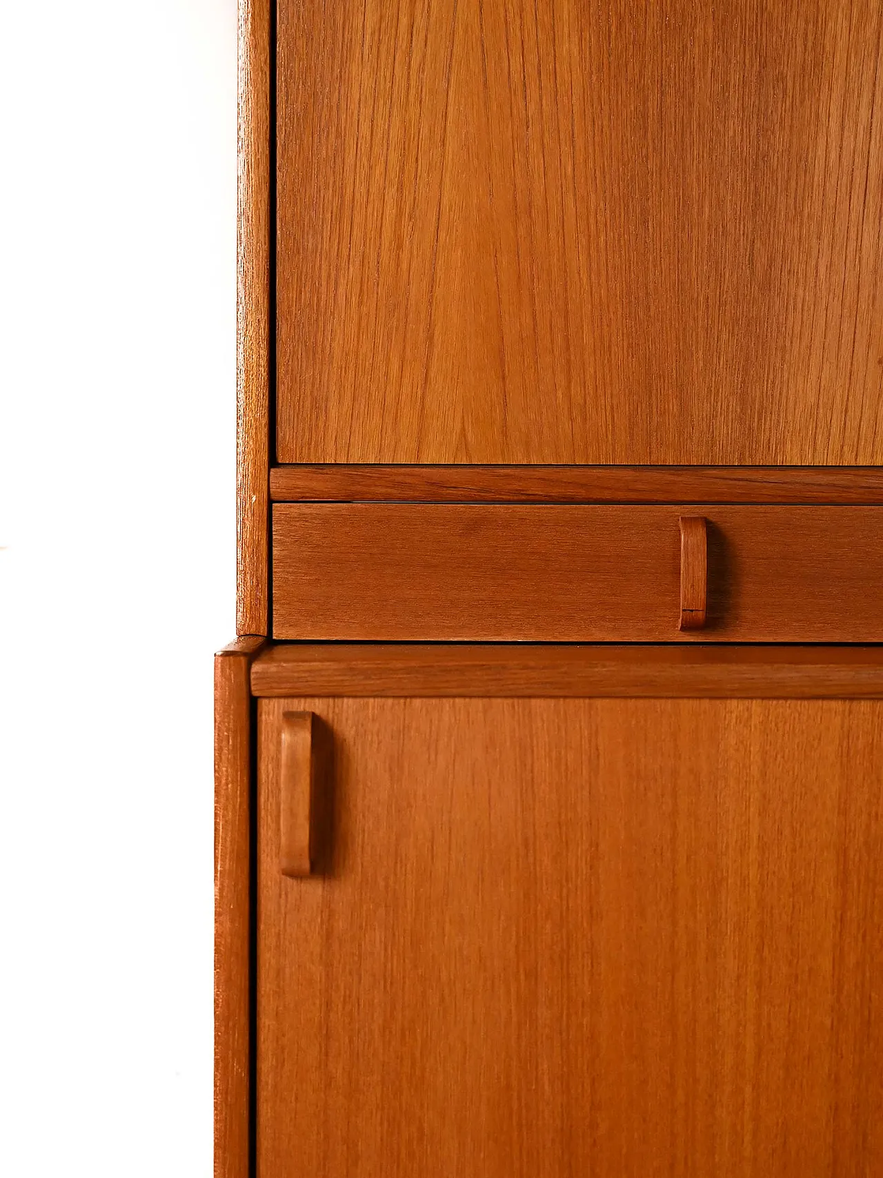 Armadio scandinavo in teak con ante scorrevoli di Bodafors, anni '60 9