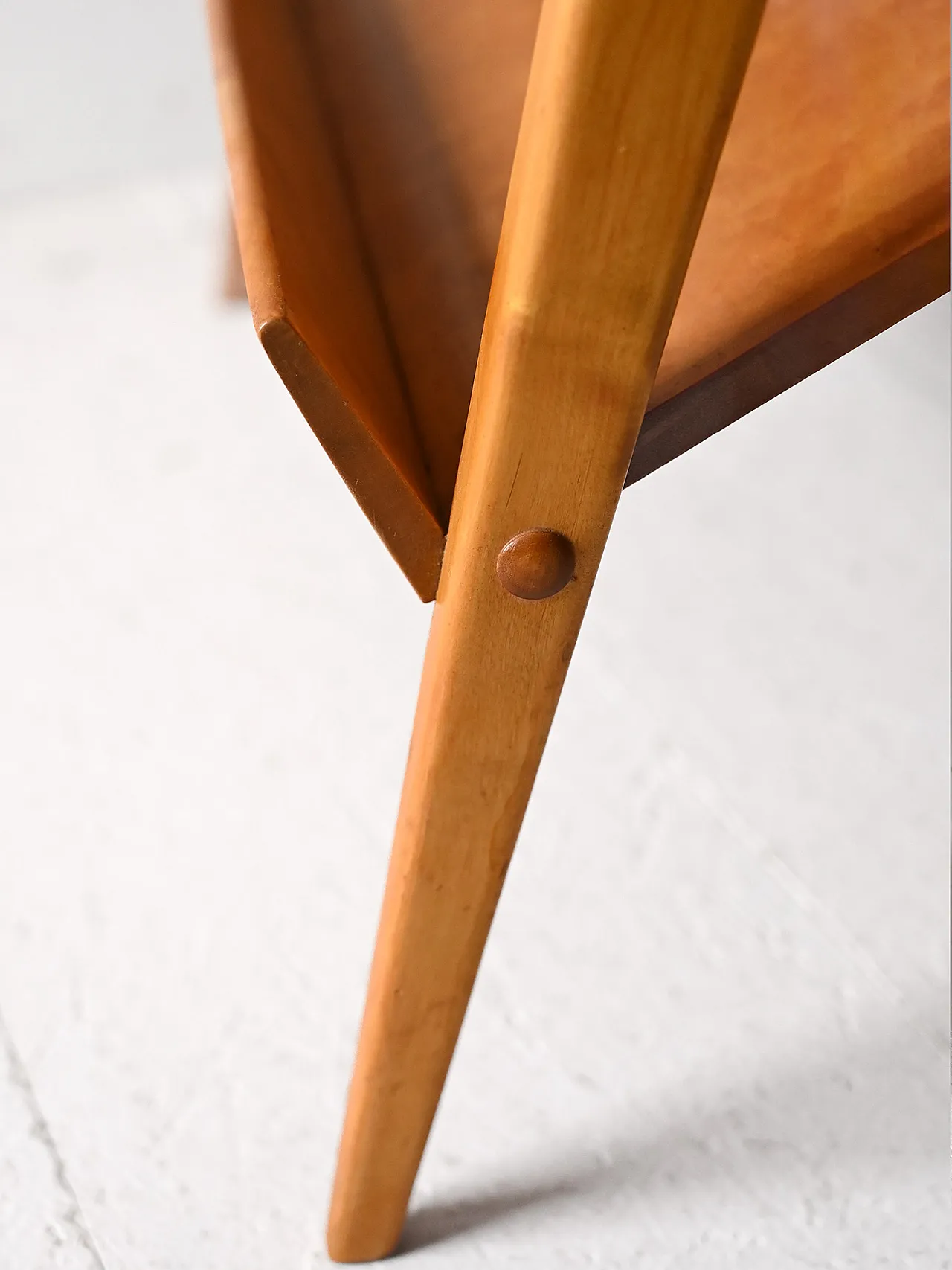 Scandinavian table with Birch display, 60s 8