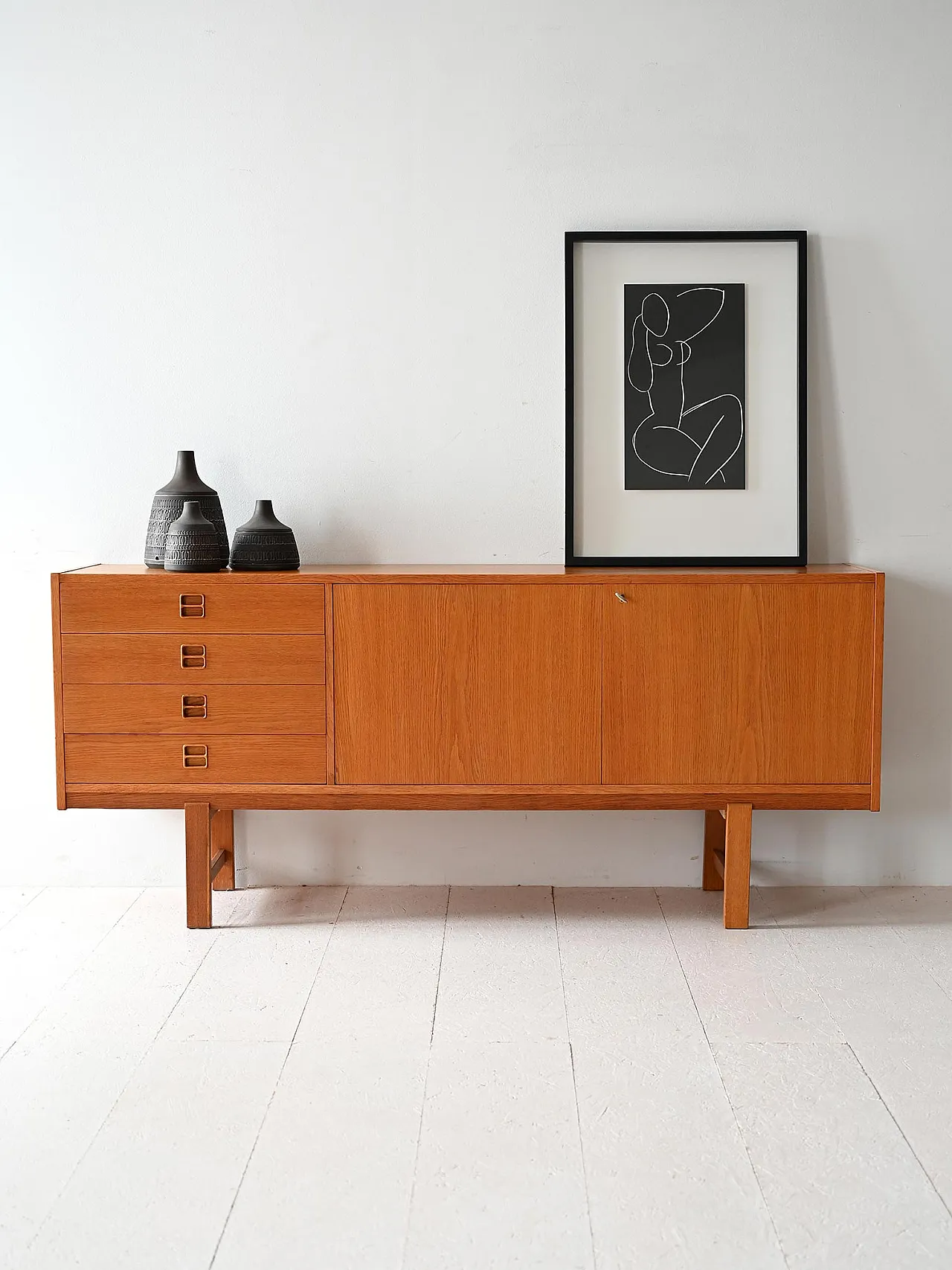 Sideboard scandinavo vintage in rovere con cassetti, anni '60 1