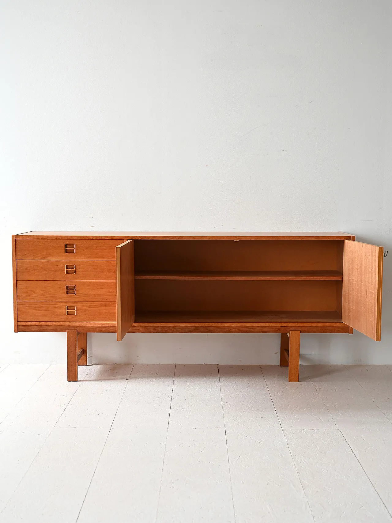 Sideboard scandinavo vintage in rovere con cassetti, anni '60 3