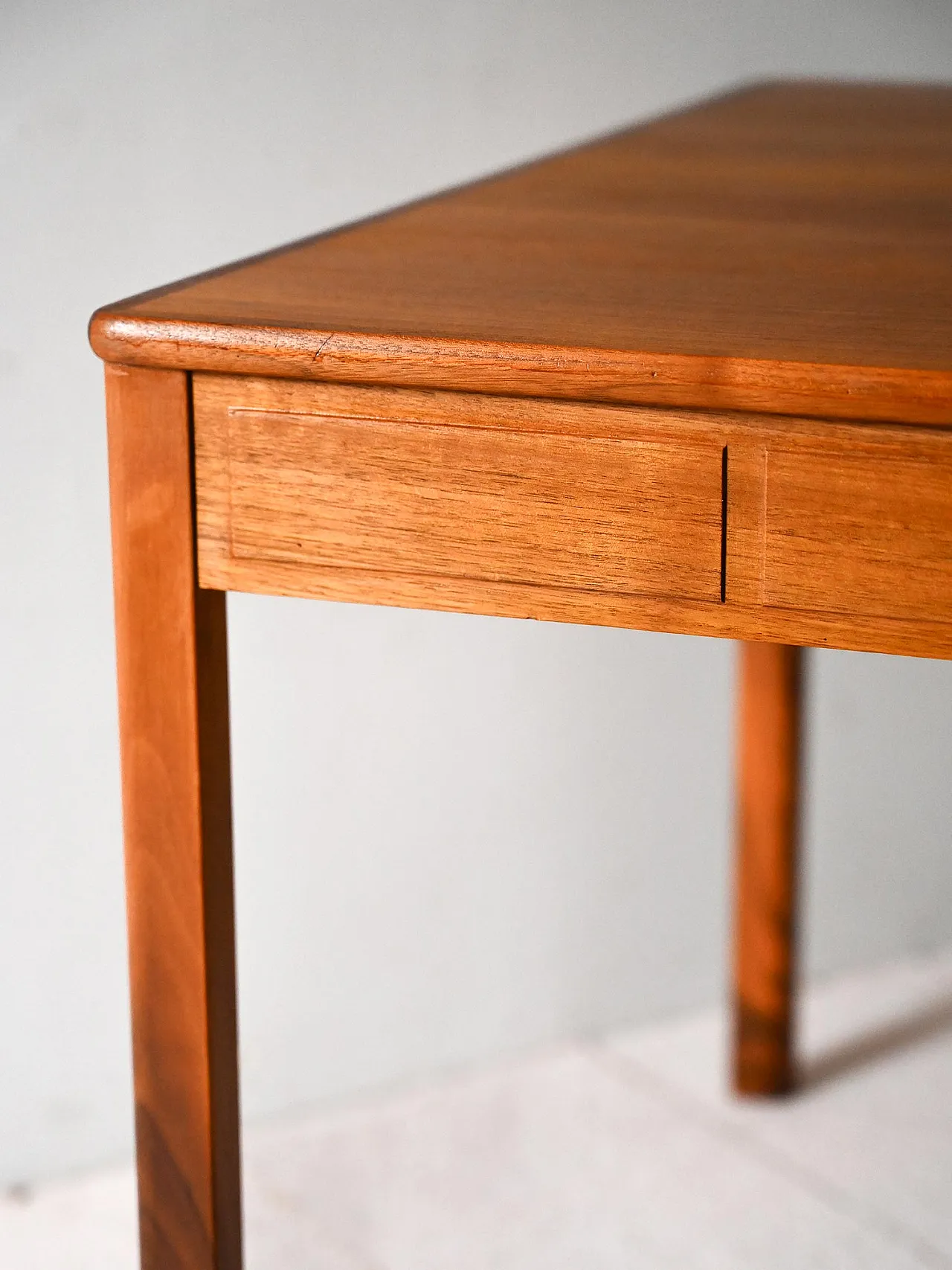 Scandinavian coffee table in teak with carved edge, 60s 4