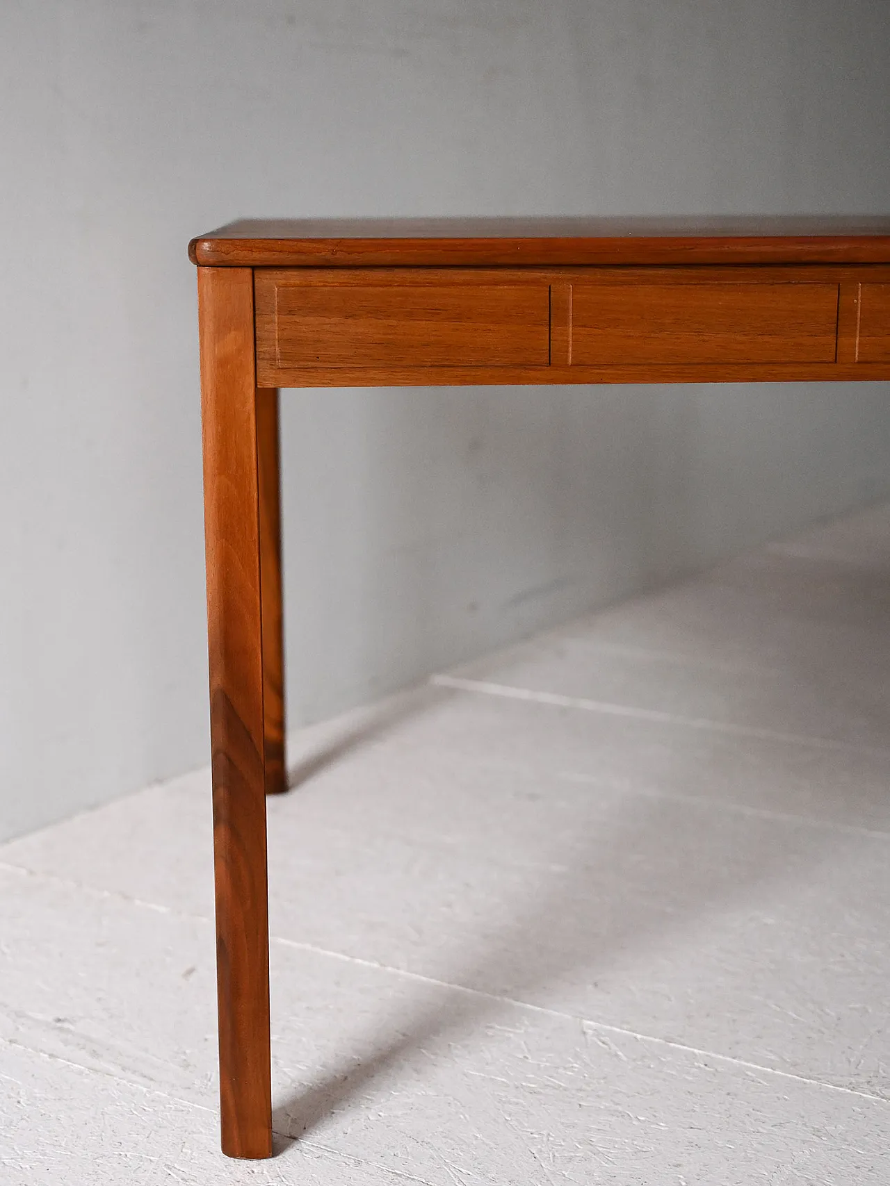 Scandinavian coffee table in teak with carved edge, 60s 5
