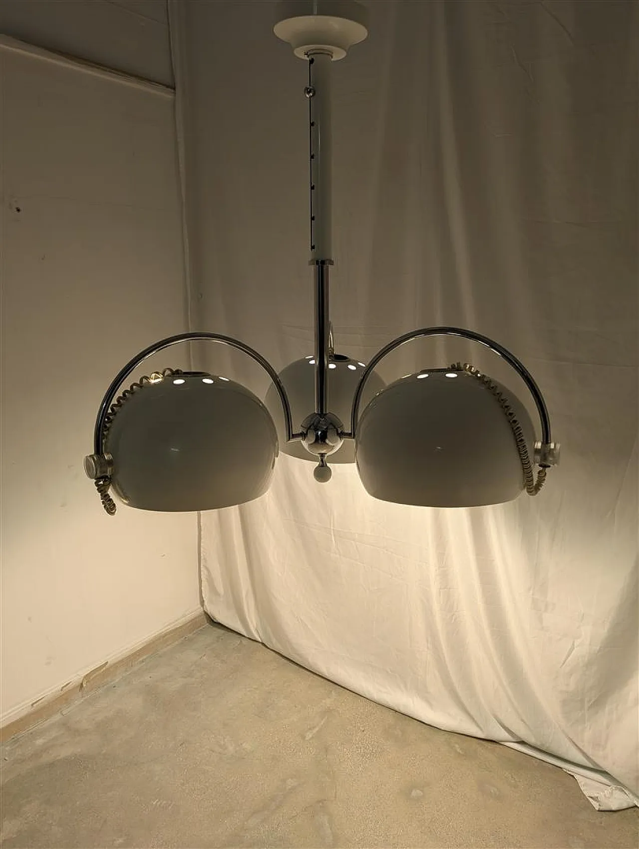 Lampadario in acciaio cromato estensibile G. Reggiani anni 50/60 10