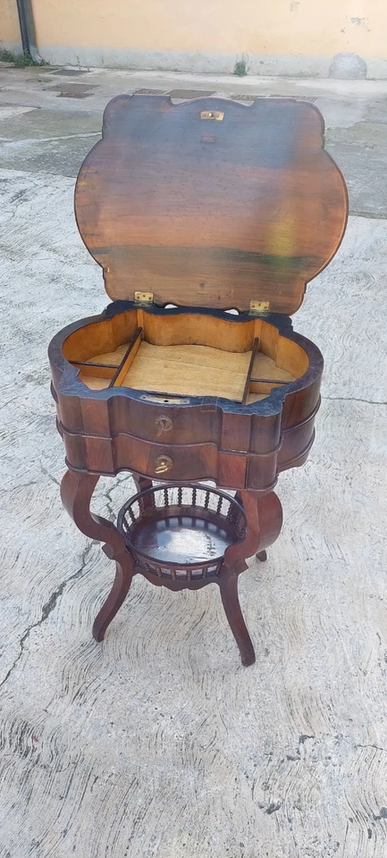 Louis Philippe rosewood panelled work table, 19th century 3