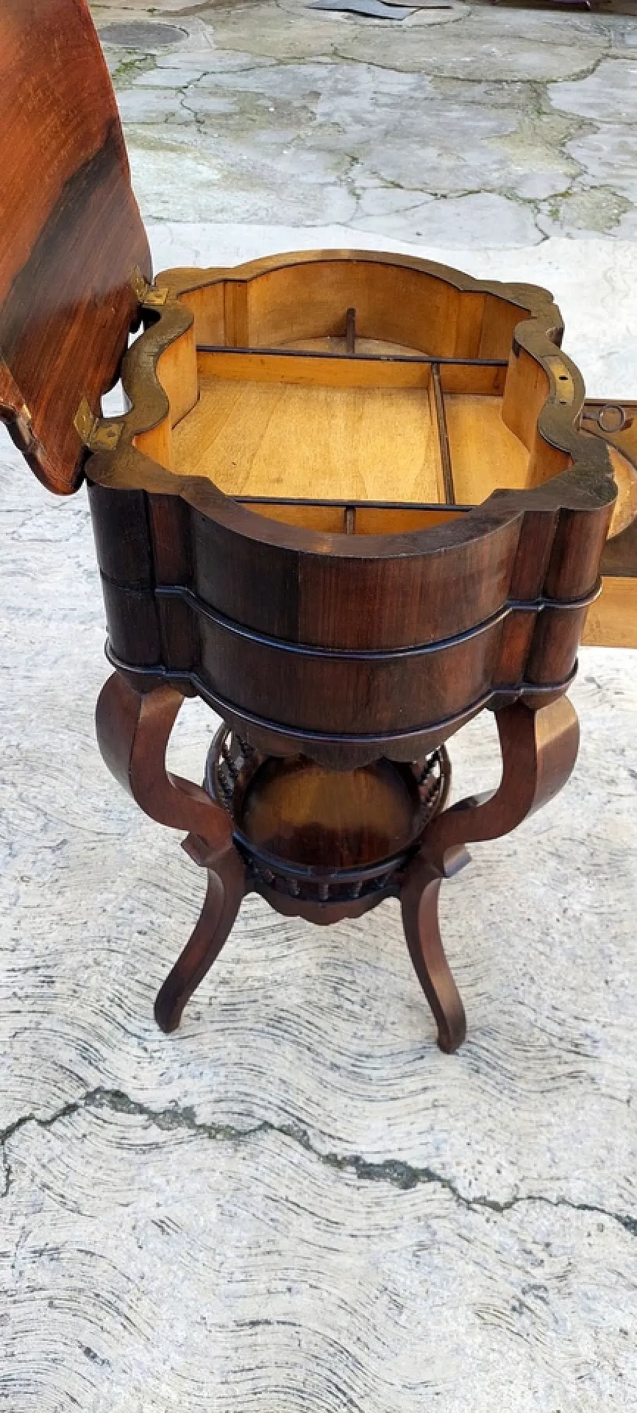 Louis Philippe rosewood panelled work table, 19th century 9
