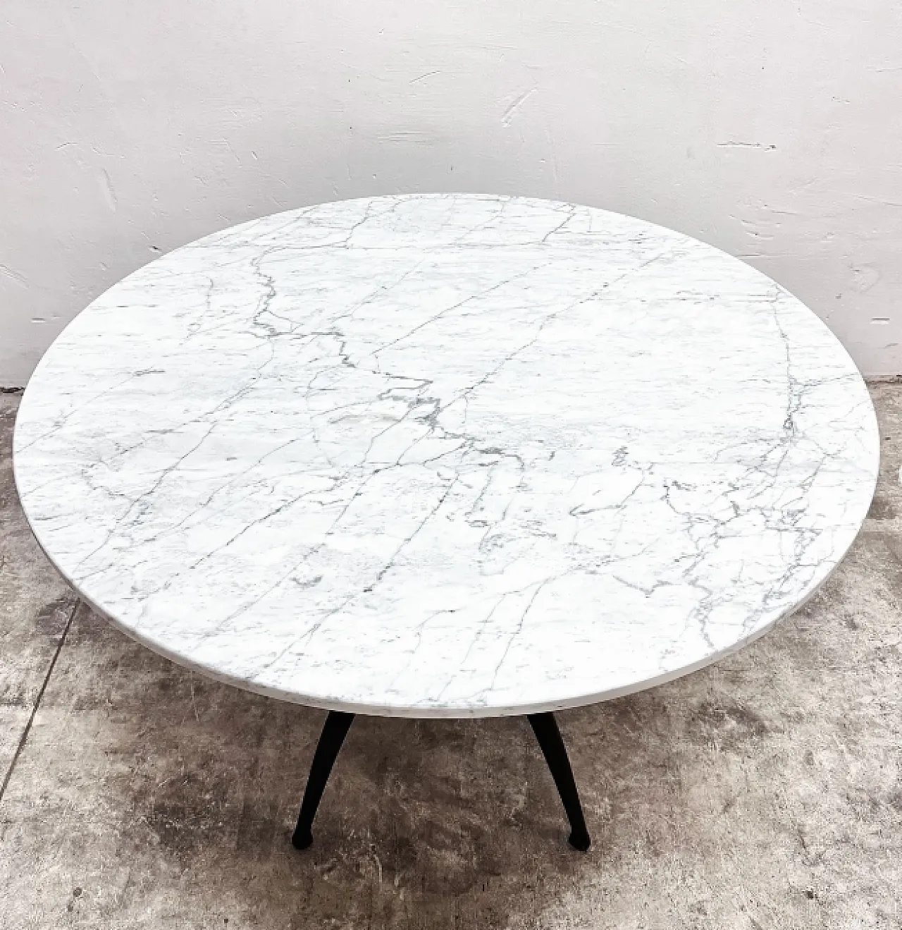 Tavolo da pranzo in marmo e metallo nero, anni ‘70 3