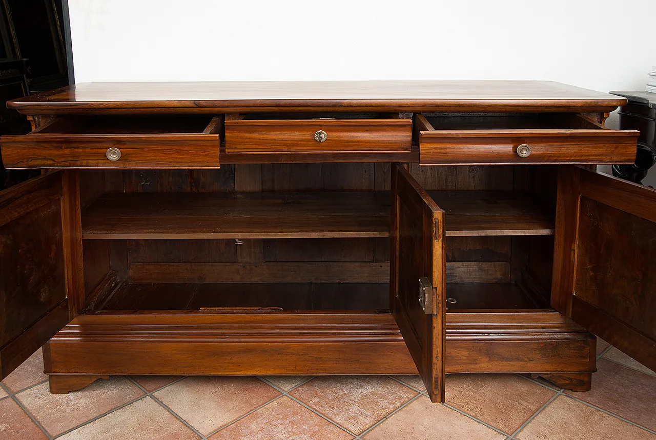 French Provencal sideboard in solid three door walnut, 19th century 4