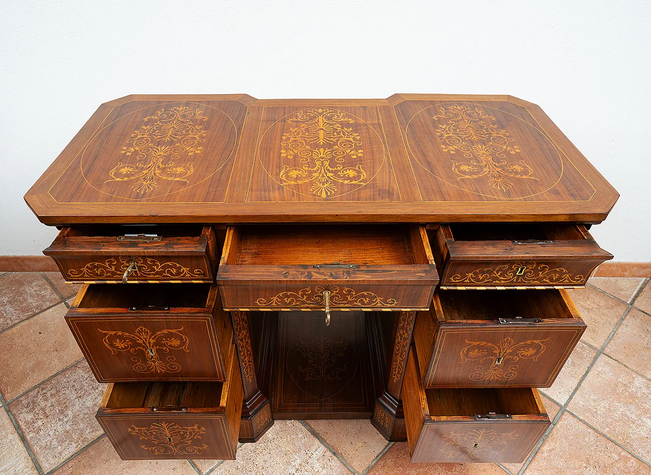 Smith Neapolitan desk in walnut root, 19th century 3