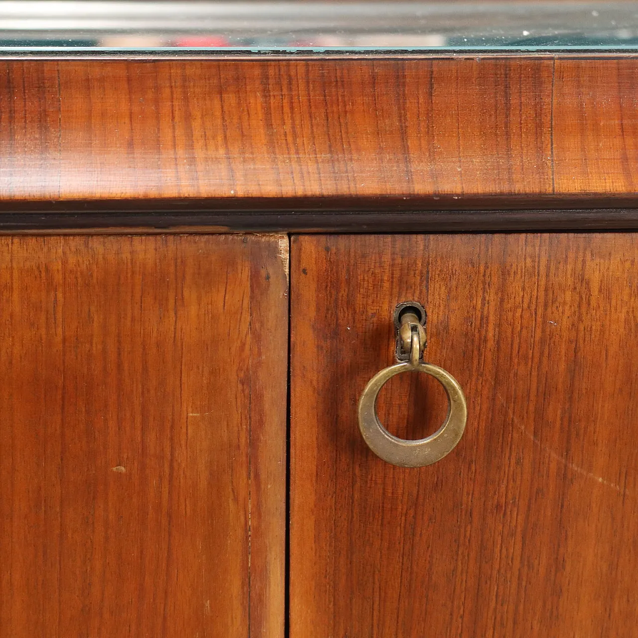 Credenza con specchio in noce con piano in vetro, anni '50 8
