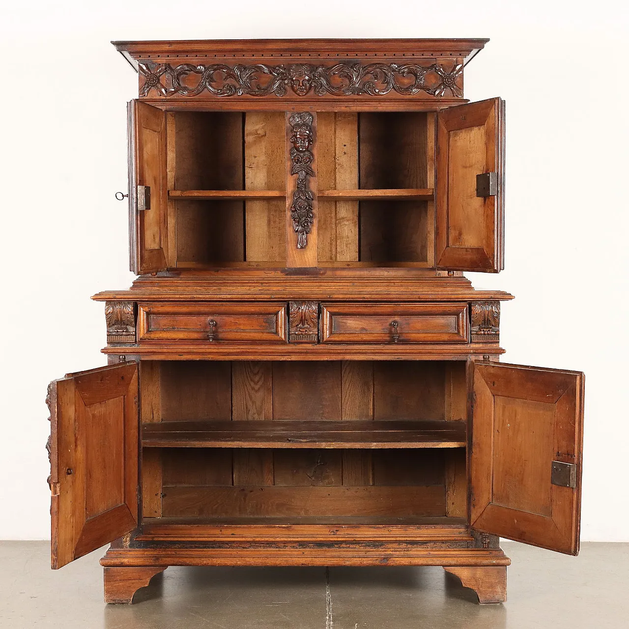 Neo-Renaissance double-bodied wooden sideboard, mid-19th century 3