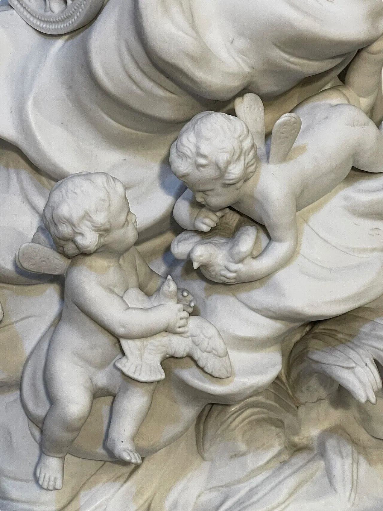 Triumph of Venus in bisque porcelain from Sevres, 18th century 8