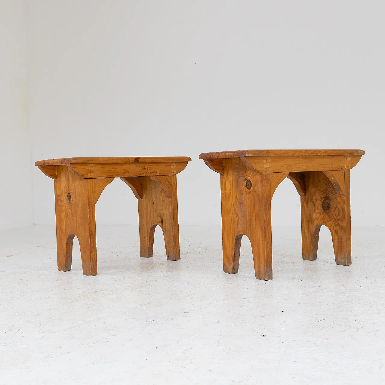 Coppia di piccole panche in abete, anni '70 5