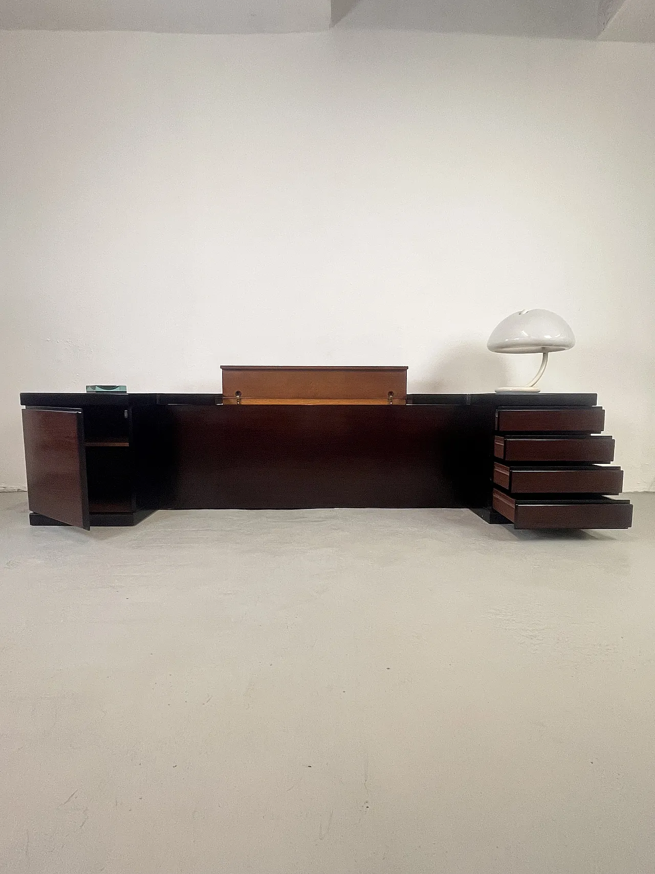 Bedroom furniture by Angelo Mangiarotti, 1970s 2