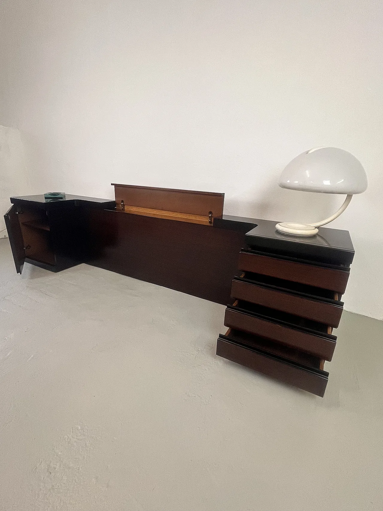 Bedroom furniture by Angelo Mangiarotti, 1970s 3