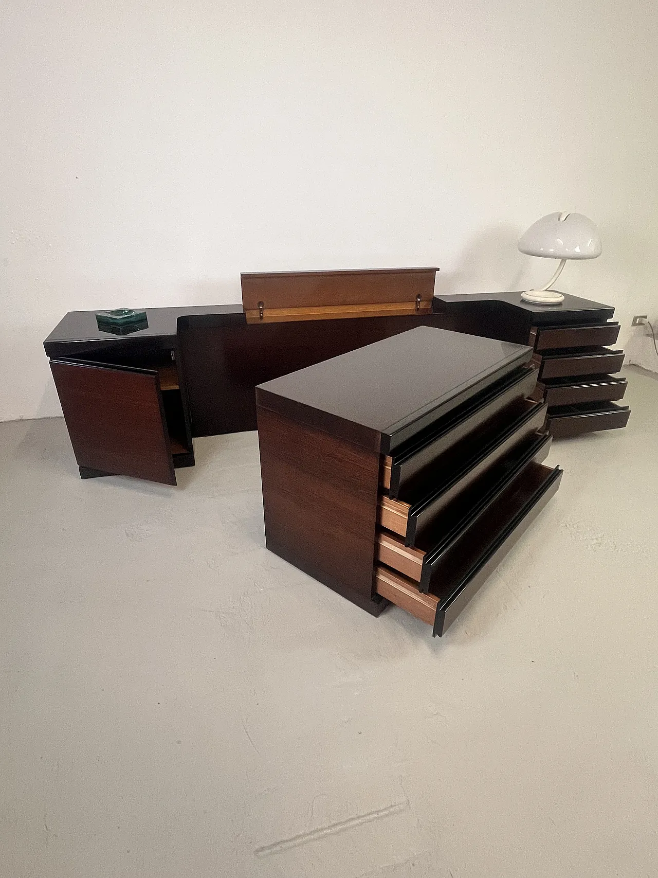 Bedroom furniture by Angelo Mangiarotti, 1970s 9