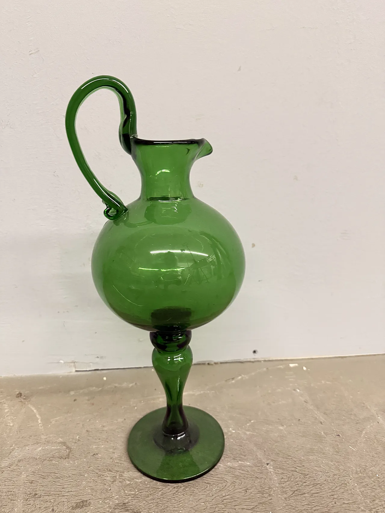 Versatoio brocca  in vetro verde soffiato, Empoli, primi '900 7