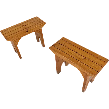 Coppia di piccole panche in abete, anni '70