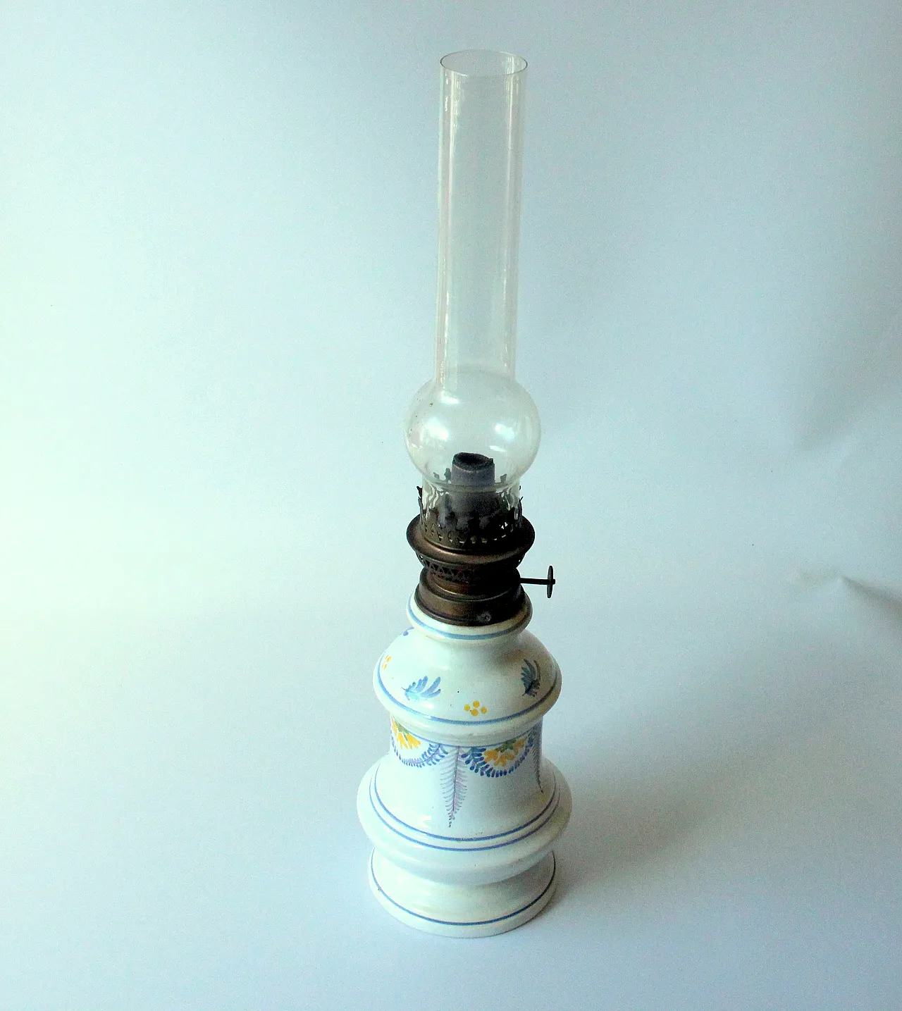 Lampada d'olio antica degli anni '10 in ceramica, vetro e metallo 1