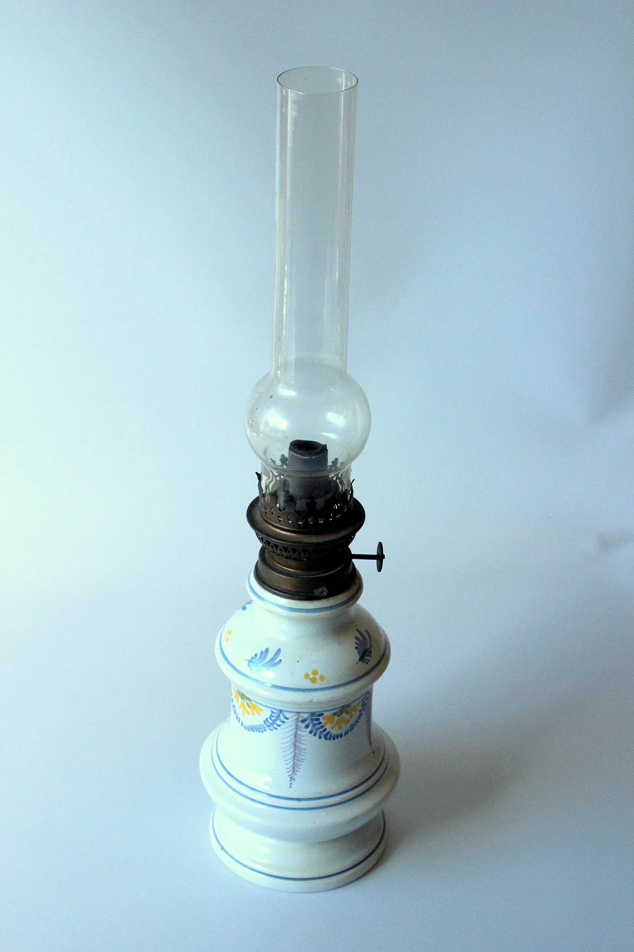 Lampada d'olio antica degli anni '10 in ceramica, vetro e metallo 2